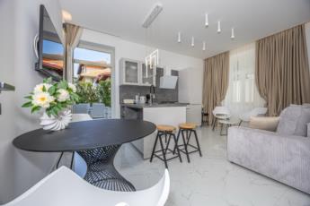 GRAND APARTMAN S POGLEDOM NA MORE