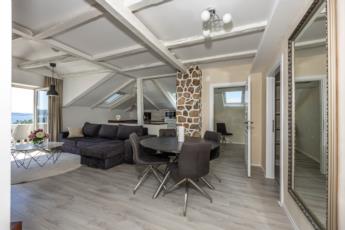 Penthouse apartman s pogledom na more